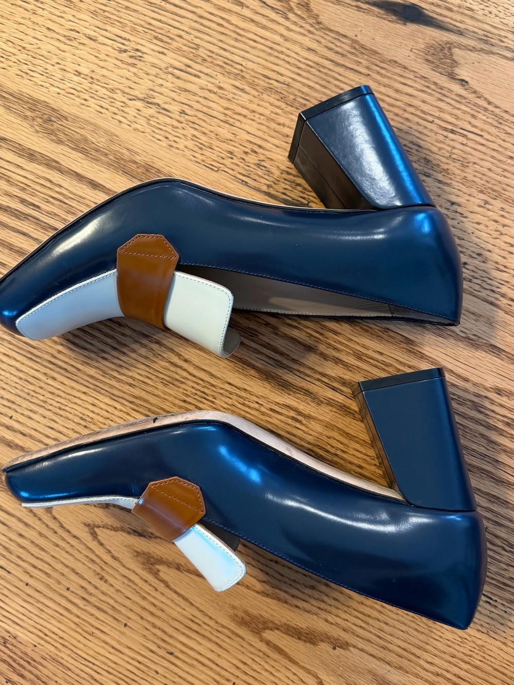 M.Gemi Women's Tri-Tone Leather Heeled Loafers - Ivory, Tan & Navy - Picture 5 of 8